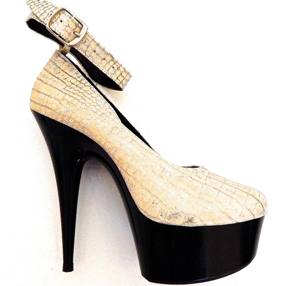 GASOLINE GLAMOUR GILDED PUMPS